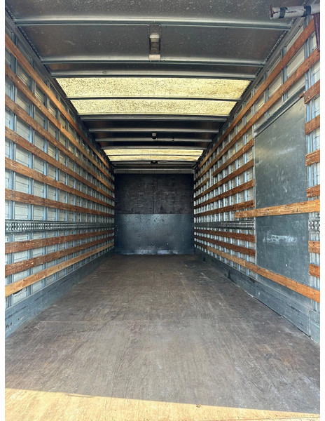 MAN TGL 12.210 MANUAL + 2000 KG LIFT + 2.60 M HIGH BIG BOX + AIRCO + SPRING / SPRING + 3 SEATS - Kamion sa zatvorenim sandukom: slika 4 MAN TGL 12.210 MANUAL + 2000 KG LIFT + 2.60 M HIGH BIG BOX + AIRCO + SPRING / SPRING + 3 SEATS - Kamion sa zatvorenim sandukom: slika 4