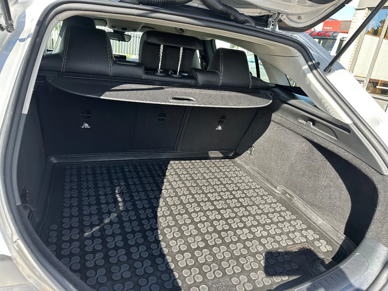 Mercedes-Benz CLA-Klasse 200 D - SHOOTING BRAKE + STANDKLIMA + NAVI - Automobil: slika 4 Mercedes-Benz CLA-Klasse 200 D - SHOOTING BRAKE + STANDKLIMA + NAVI - Automobil: slika 4