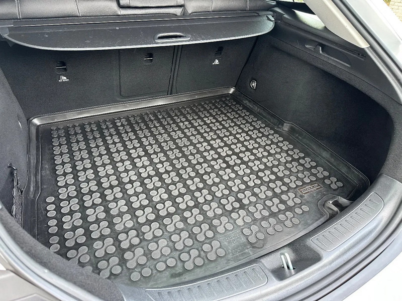 Mercedes-Benz CLA-Klasse 200 D - SHOOTING BRAKE + SUNROOF + NAVI - Automobil: slika 4 Mercedes-Benz CLA-Klasse 200 D - SHOOTING BRAKE + SUNROOF + NAVI - Automobil: slika 4