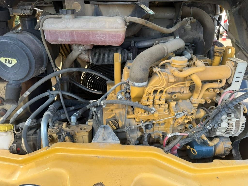 CAT 908 H 2 CAT 908 H 2: slika 12 CAT 908 H 2 CAT 908 H 2: slika 12