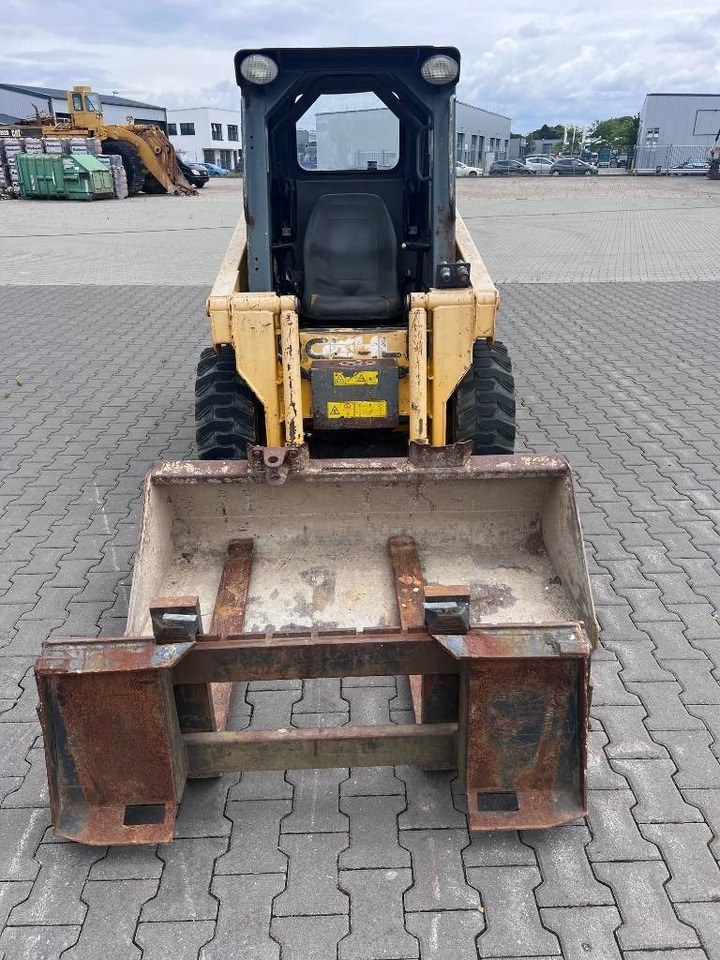 Gehl 3840 E - Mini utovarivač: slika 3 Gehl 3840 E - Mini utovarivač: slika 3