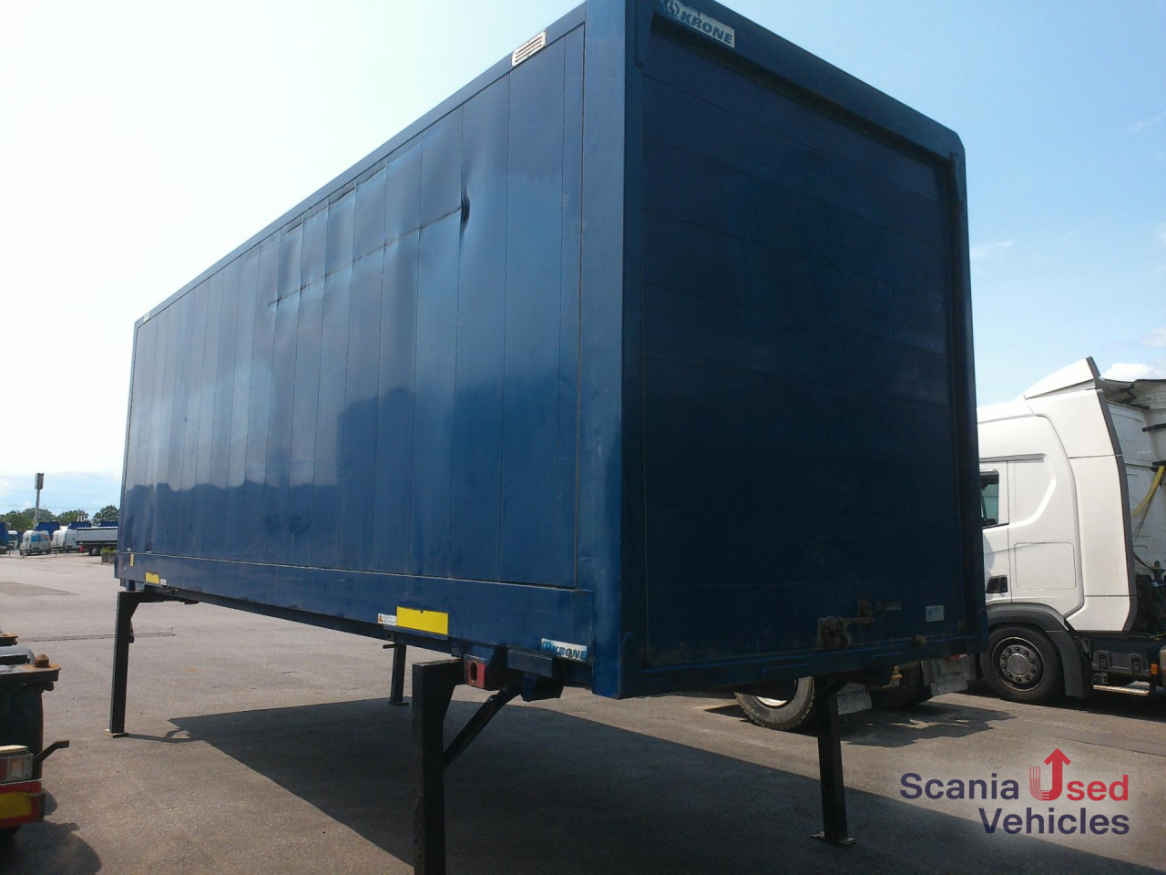 KRONE WB Koffer 7,82 Rolltor - Prikolica: slika 4 KRONE WB Koffer 7,82 Rolltor - Prikolica: slika 4