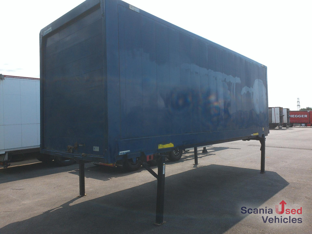 KRONE WB Koffer 7,82 Rolltor - Prikolica: slika 2 KRONE WB Koffer 7,82 Rolltor - Prikolica: slika 2