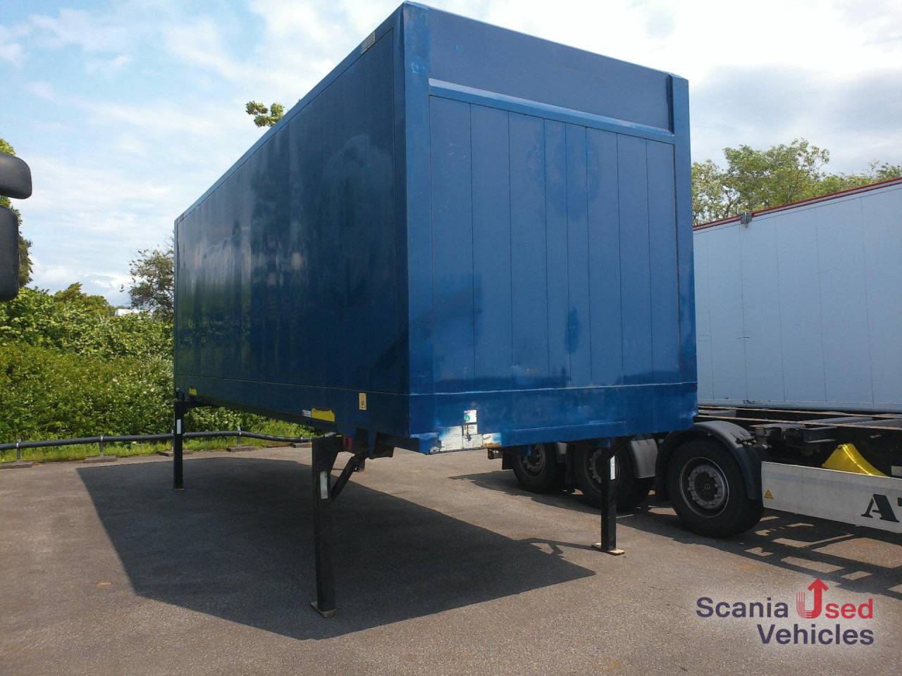 KRONE WB Koffer 7,82 Rolltor - Prikolica: slika 1 KRONE WB Koffer 7,82 Rolltor - Prikolica: slika 1