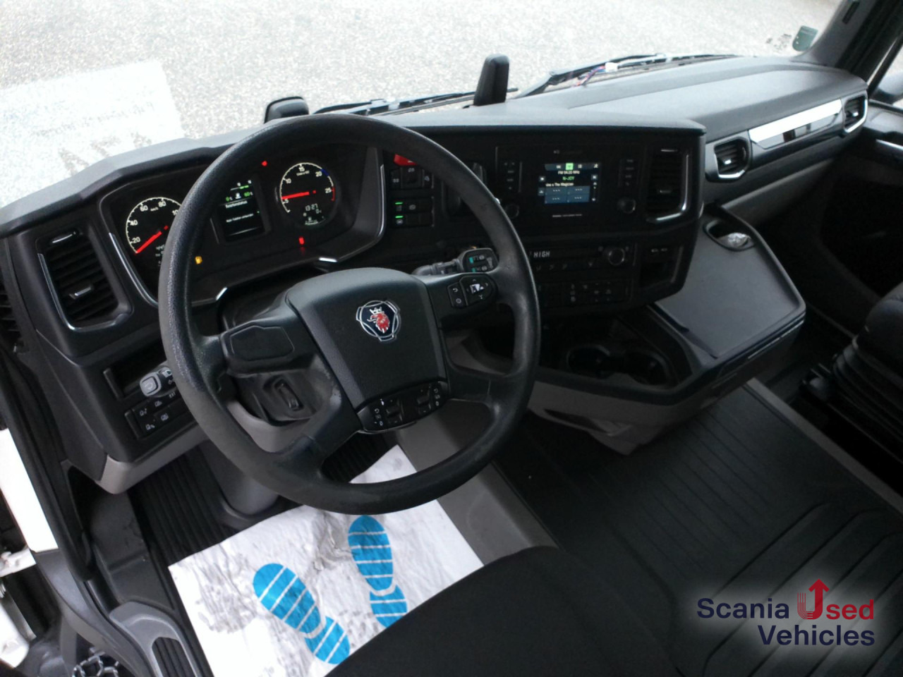 SCANIA R 410 A4x2NA 2 Tanks Standklima TOP!!! - Tegljač: slika 2 SCANIA R 410 A4x2NA 2 Tanks Standklima TOP!!! - Tegljač: slika 2