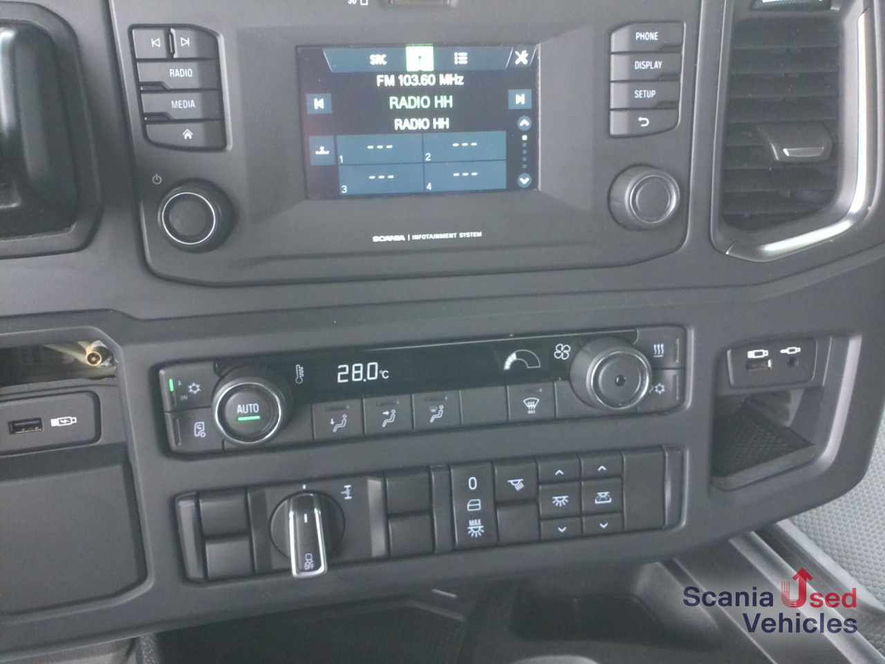 SCANIA R 410 A4x2NA - Leasing 48 Monate - 989,00 - 100 t - Tegljač: slika 3 SCANIA R 410 A4x2NA - Leasing 48 Monate - 989,00 - 100 t - Tegljač: slika 3