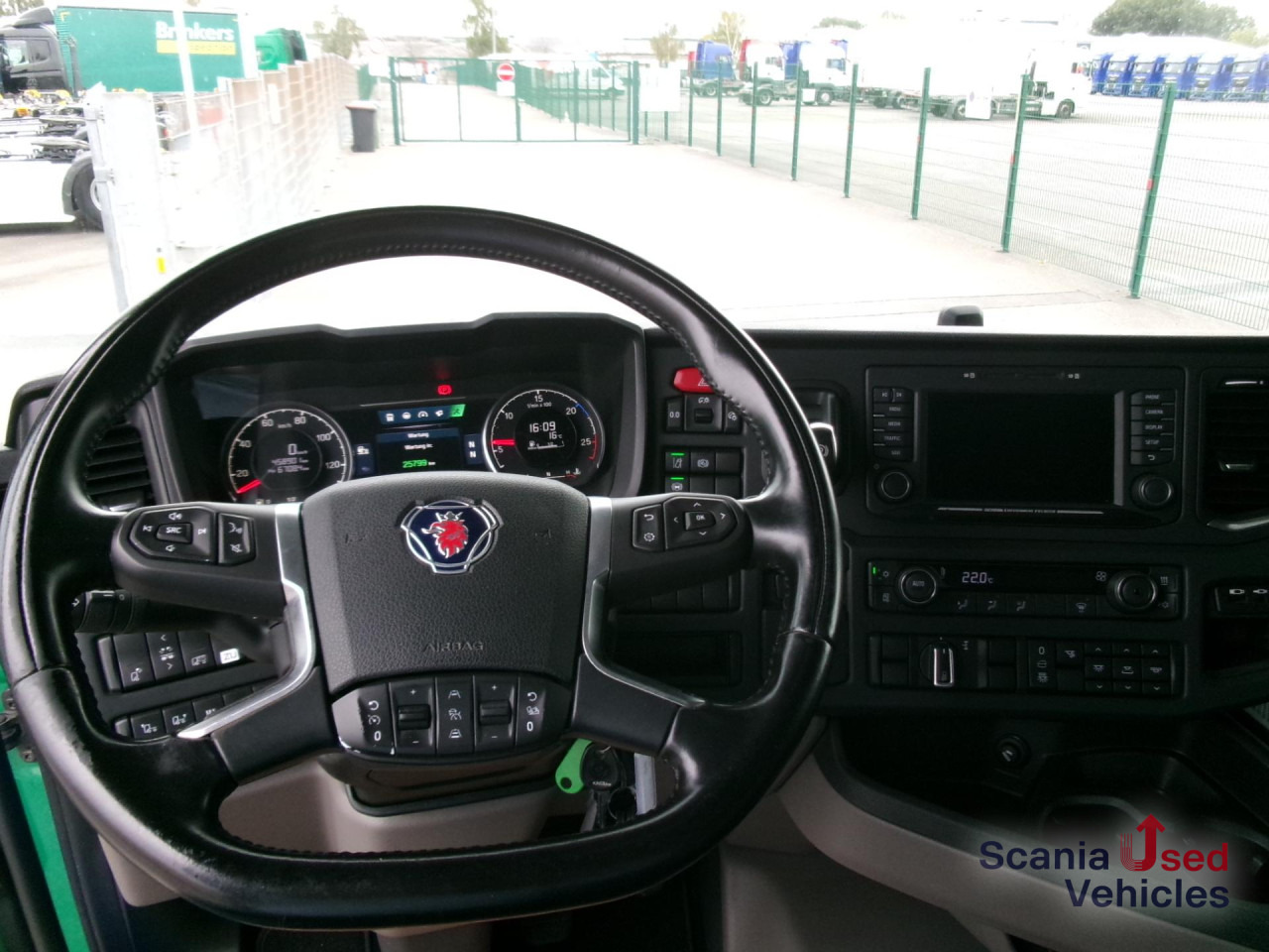 SCANIA R 450 A4x2EB 2 Tanks Standklima TOP!!! - Tegljač: slika 2 SCANIA R 450 A4x2EB 2 Tanks Standklima TOP!!! - Tegljač: slika 2