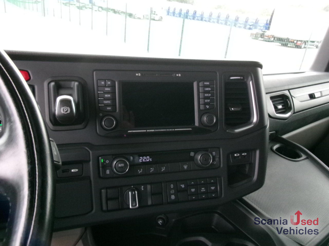 SCANIA R 450 A4x2EB 2 Tanks Standklima TOP!!! - Tegljač: slika 3 SCANIA R 450 A4x2EB 2 Tanks Standklima TOP!!! - Tegljač: slika 3