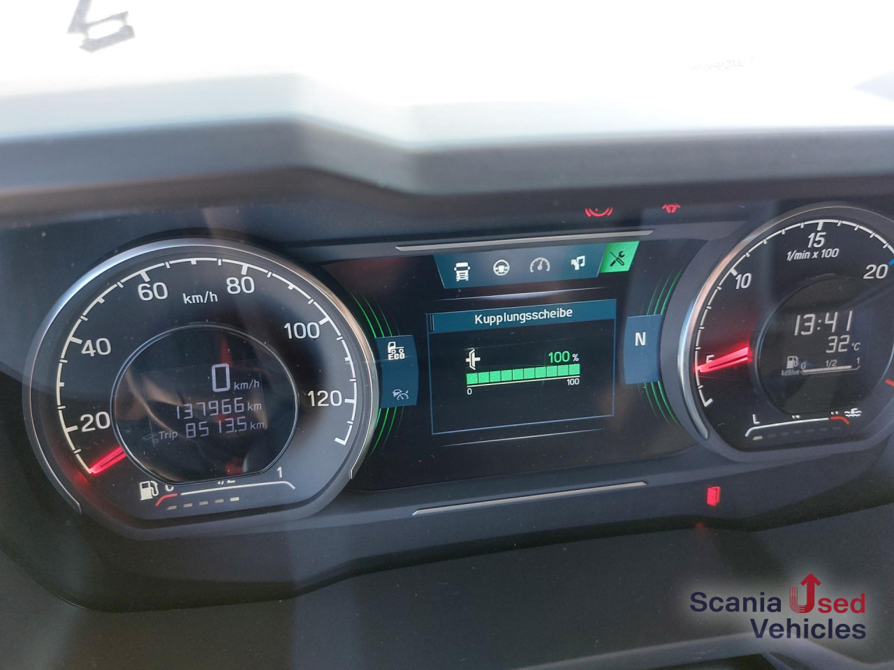 SCANIA R 460 A4x2NA Navi Steitenverk. 2 Tanks Standklima - Tegljač: slika 5 SCANIA R 460 A4x2NA Navi Steitenverk. 2 Tanks Standklima - Tegljač: slika 5