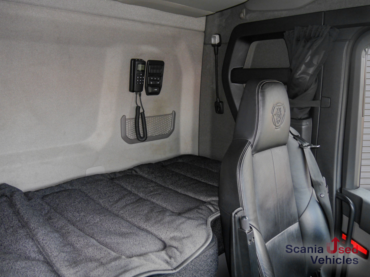 SCANIA R 450 A4x2NB - Voll-Luft / 4-Federung - - Tegljač: slika 2 SCANIA R 450 A4x2NB - Voll-Luft / 4-Federung - - Tegljač: slika 2
