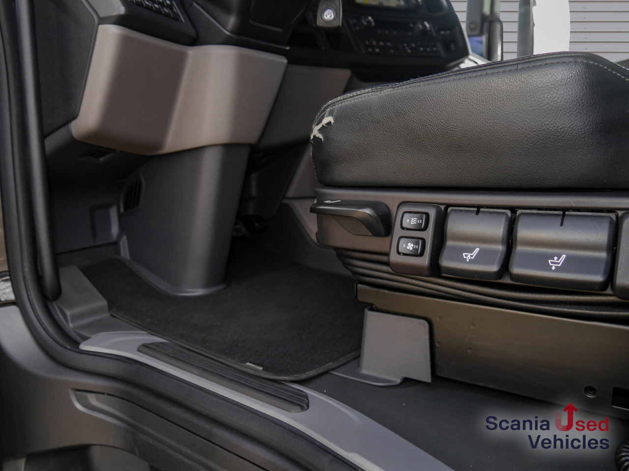 SCANIA R 450 A4x2NB - Voll-Luft / 4-Federung - - Tegljač: slika 4 SCANIA R 450 A4x2NB - Voll-Luft / 4-Federung - - Tegljač: slika 4
