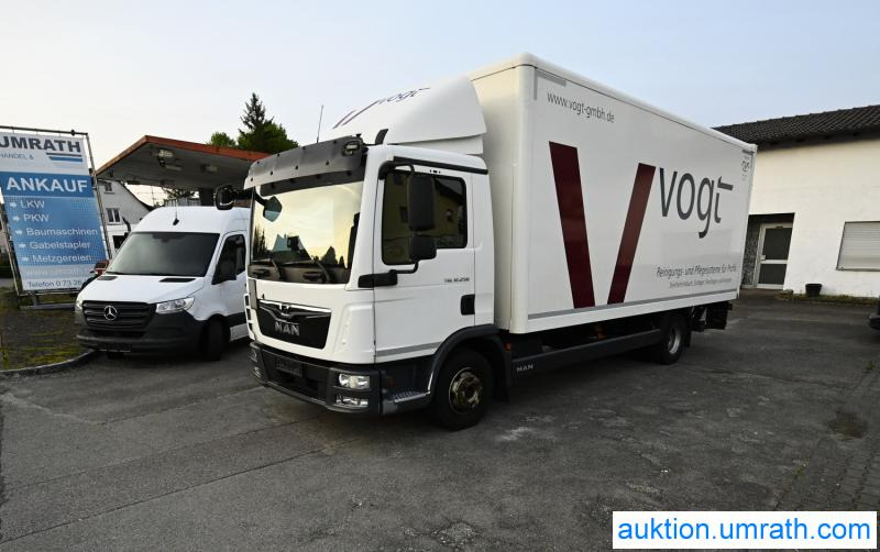 MAN MAN TGL 12.250 4x2 L/BL Koffer Ladebordwand Klimaautomatik NAVI Luftfederung Automatikgetriebe EURO 6 - Kamion sa zatvorenim sandukom: slika 2 MAN MAN TGL 12.250 4x2 L/BL Koffer Ladebordwand Klimaautomatik NAVI Luftfederung Automatikgetriebe EURO 6 - Kamion sa zatvorenim sandukom: slika 2