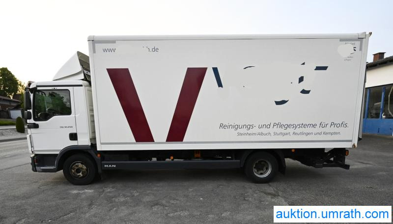MAN MAN TGL 12.250 4x2 L/BL Koffer Ladebordwand Klimaautomatik NAVI Luftfederung Automatikgetriebe EURO 6 - Kamion sa zatvorenim sandukom: slika 1 MAN MAN TGL 12.250 4x2 L/BL Koffer Ladebordwand Klimaautomatik NAVI Luftfederung Automatikgetriebe EURO 6 - Kamion sa zatvorenim sandukom: slika 1