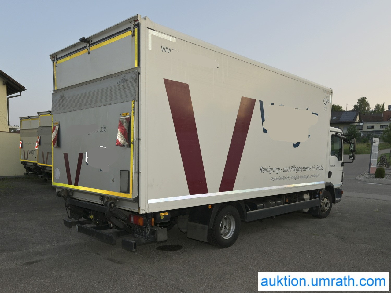 MAN TGL 12.250 4x2 L/BL Koffer Ladebordwand Klimaautomatik NAVI Luftfederung Automatikgetriebe EURO 6 - Kamion sa zatvorenim sandukom: slika 5 MAN TGL 12.250 4x2 L/BL Koffer Ladebordwand Klimaautomatik NAVI Luftfederung Automatikgetriebe EURO 6 - Kamion sa zatvorenim sandukom: slika 5