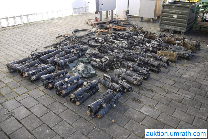 NVA / Russische Armee Fasspumpen MBI-3A 12 bis 24 Volt 90 Stück Rarität für / - Sammler - Instrument/ Oprema: slika 3 NVA / Russische Armee Fasspumpen MBI-3A 12 bis 24 Volt 90 Stück Rarität für / - Sammler - Instrument/ Oprema: slika 3