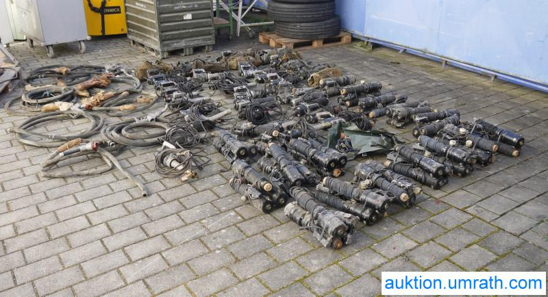 NVA / Russische Armee Fasspumpen MBI-3A 12 bis 24 Volt 90 Stück Rarität für / - Sammler - Instrument/ Oprema: slika 1 NVA / Russische Armee Fasspumpen MBI-3A 12 bis 24 Volt 90 Stück Rarität für / - Sammler - Instrument/ Oprema: slika 1
