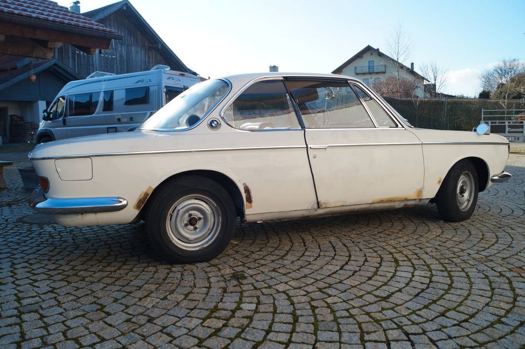 BMW 2000 CS - Automobil: slika 3 BMW 2000 CS - Automobil: slika 3