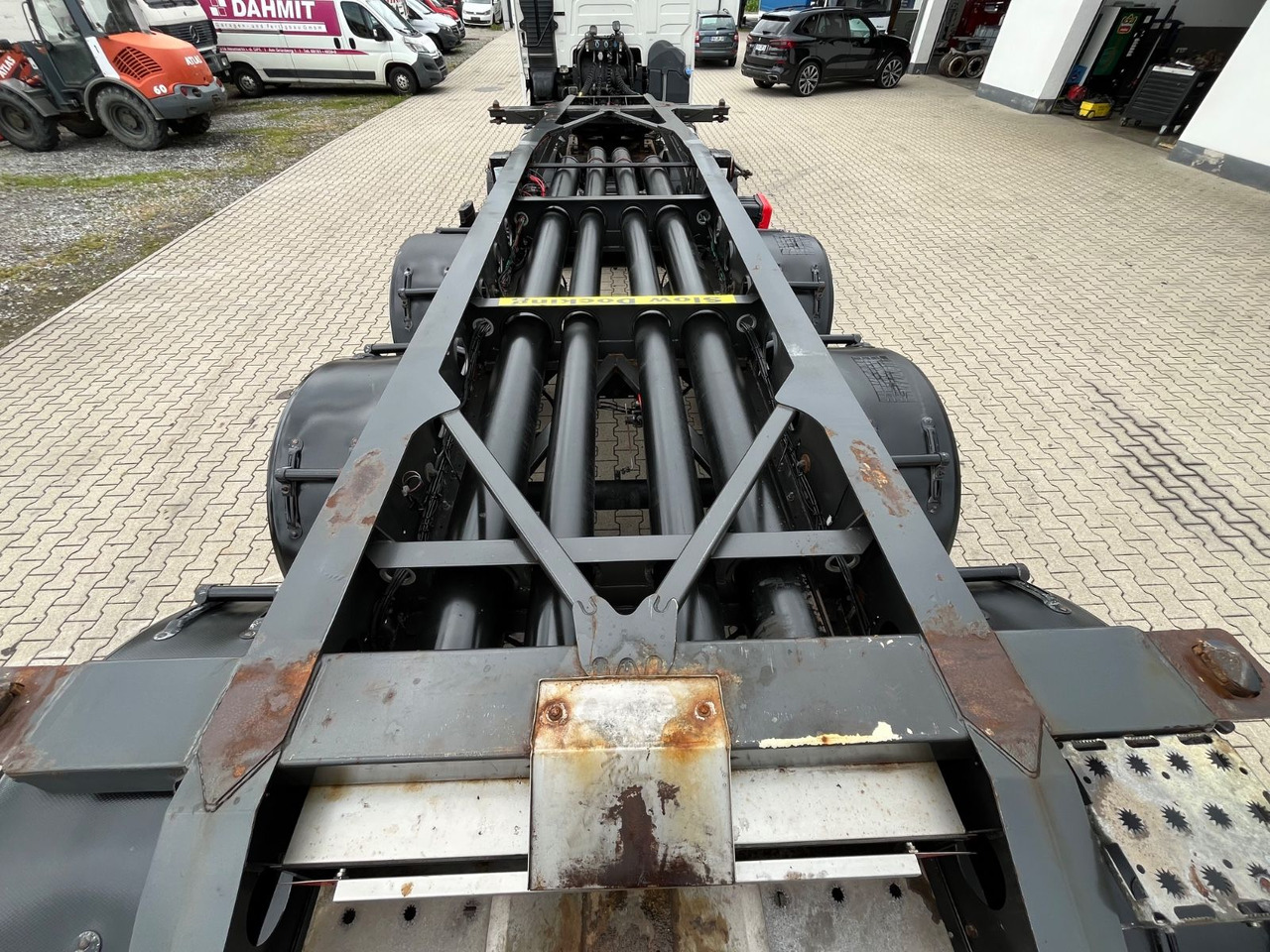 Fliegl Tank Container Chassis 20ft ADR - Poluprikolica za prevoz kontejnera/ Poluprikolica sa promenjivim sandukom: slika 5 Fliegl Tank Container Chassis 20ft ADR - Poluprikolica za prevoz kontejnera/ Poluprikolica sa promenjivim sandukom: slika 5