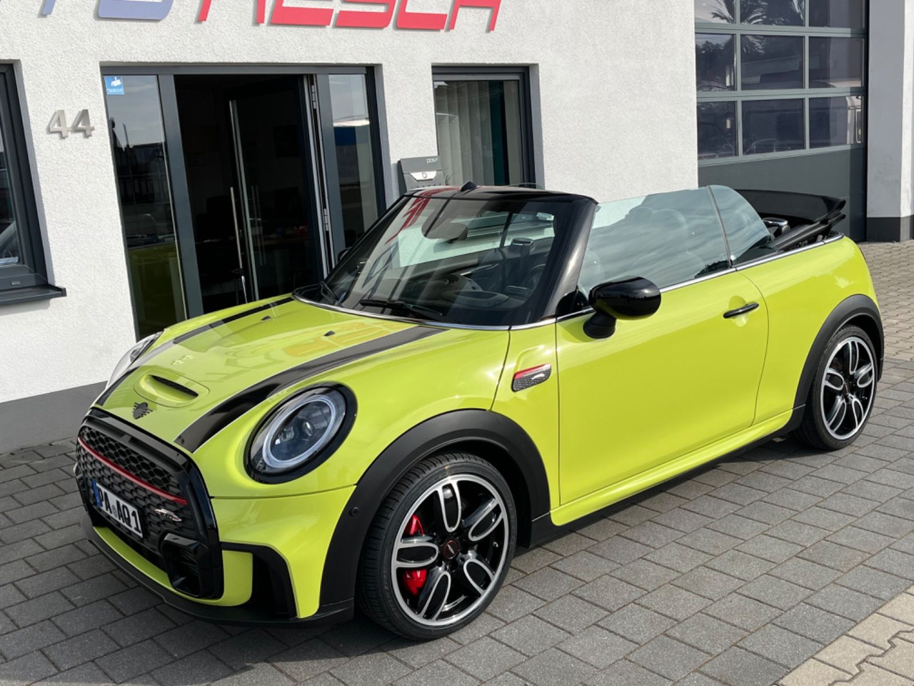 MINI John Cooper Works Cabrio - Automobil: slika 1 MINI John Cooper Works Cabrio - Automobil: slika 1