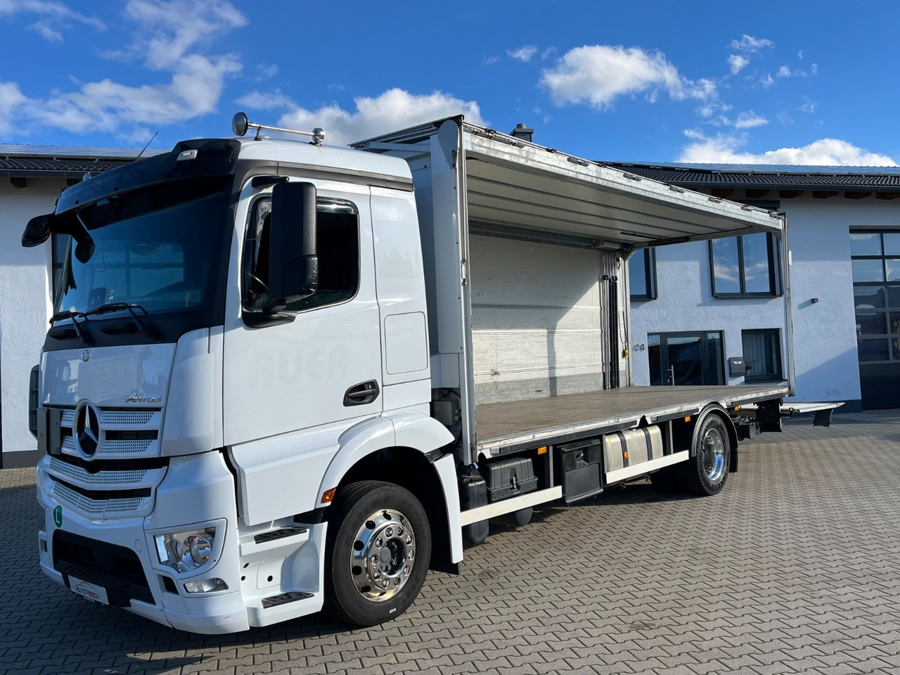 Mercedes-Benz Antos 1836 Klappwand Getränkekoffer beheizt - Kamion za prevoz boca: slika 3 Mercedes-Benz Antos 1836 Klappwand Getränkekoffer beheizt - Kamion za prevoz boca: slika 3