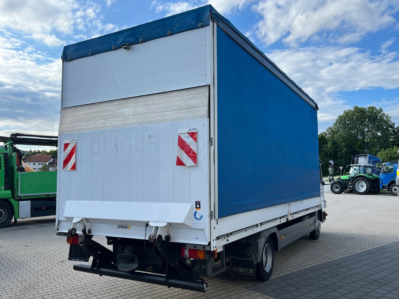 Mercedes-Benz Atego 818 Klima Sperre 74100KM 2,70 Ladehöhe - Dostavno vozilo sa ceradom: slika 4 Mercedes-Benz Atego 818 Klima Sperre 74100KM 2,70 Ladehöhe - Dostavno vozilo sa ceradom: slika 4