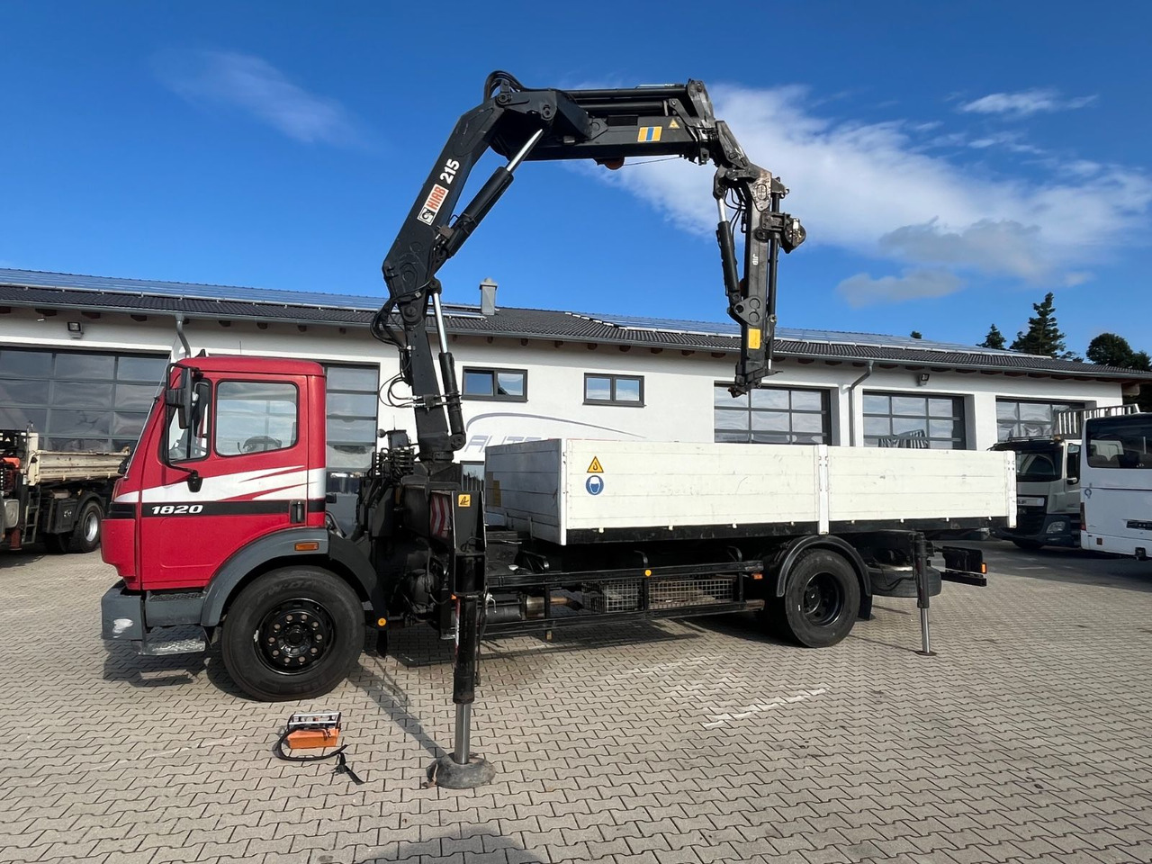 Mercedes-Benz SK 1820 mit HIAB 215-5 mit Jib und Winde - Kamion sa tovarnim sandukom, Kamion sa dizalicom: slika 3 Mercedes-Benz SK 1820 mit HIAB 215-5 mit Jib und Winde - Kamion sa tovarnim sandukom, Kamion sa dizalicom: slika 3