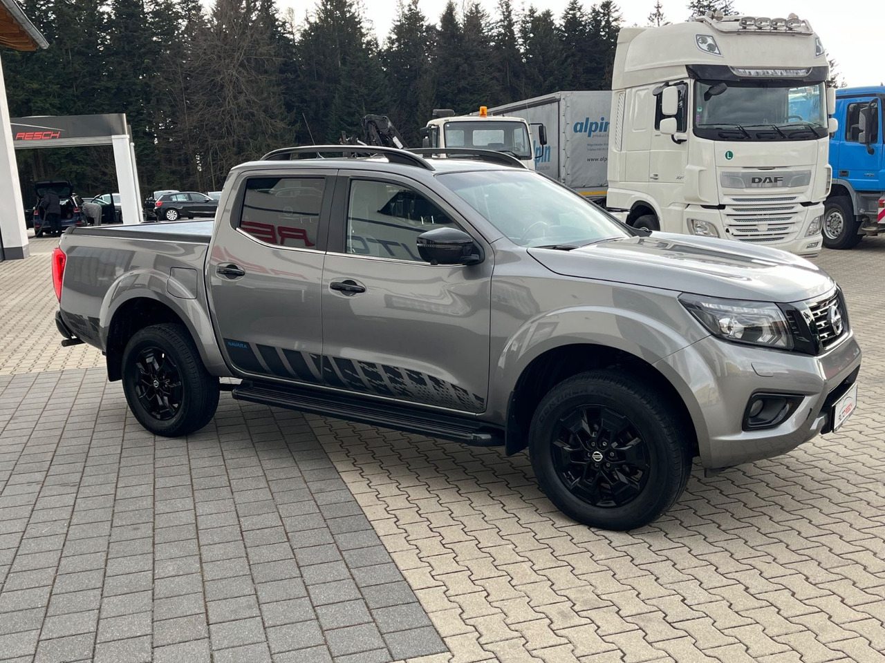 Nissan Navara NP300 N-Guard Double Cab 4x4 - SUVSUV: slika 3 Nissan Navara NP300 N-Guard Double Cab 4x4 - SUVSUV: slika 3