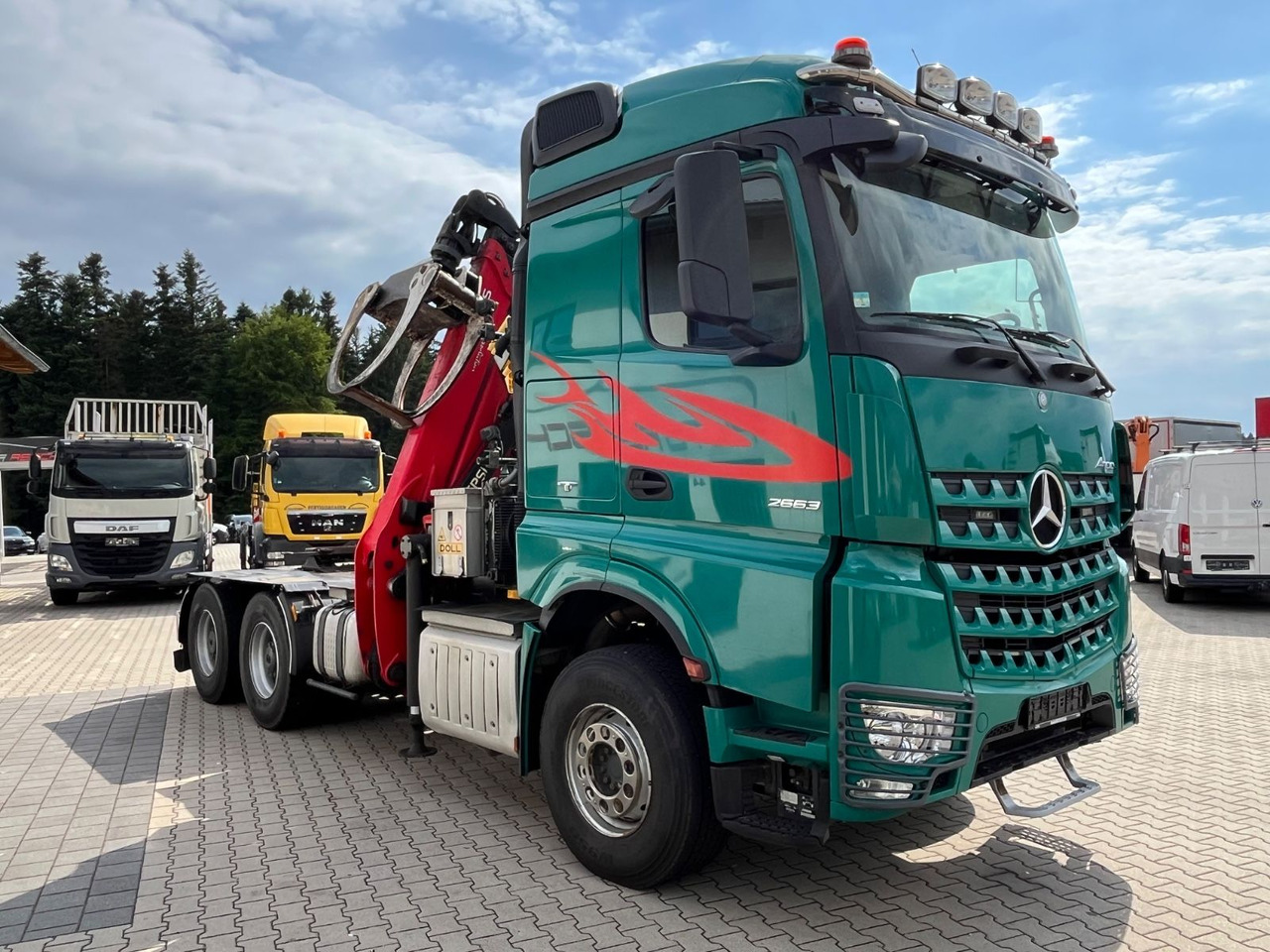 Mercedes-Benz Arocs 2663 6x4 mit Epsilon S260Z Langholzkran - Tegljač: slika 4 Mercedes-Benz Arocs 2663 6x4 mit Epsilon S260Z Langholzkran - Tegljač: slika 4