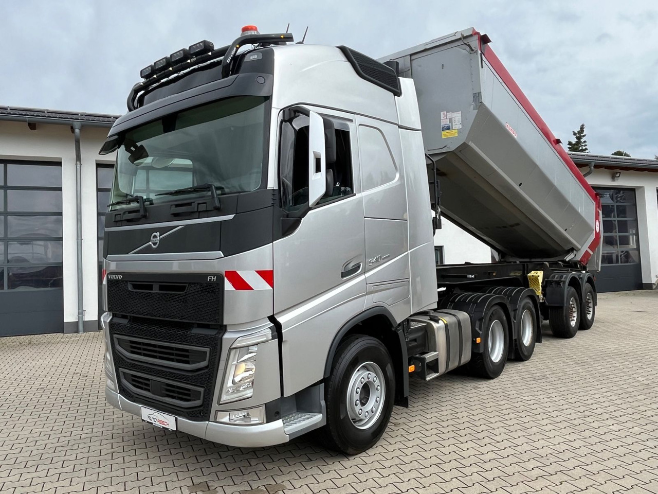 Volvo FH 540 6x4 mit Kempf Thermokippmulde - Tegljač: slika 1 Volvo FH 540 6x4 mit Kempf Thermokippmulde - Tegljač: slika 1