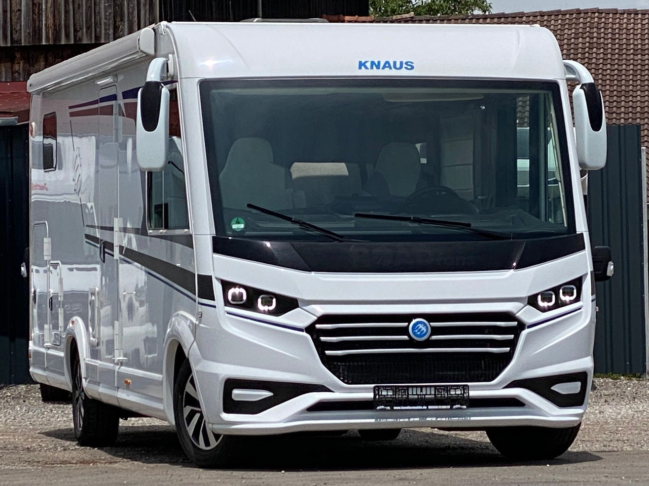 Knaus Live I 700 MEG,Automatik, Längsbetten - Integrisani kamper: slika 1 Knaus Live I 700 MEG,Automatik, Längsbetten - Integrisani kamper: slika 1