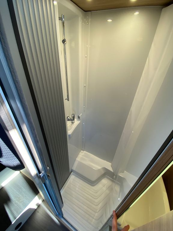 Poluintegrisani kamper Knaus Van TI PLUS Platinium Selection 650 MEG,Automat: slika 14