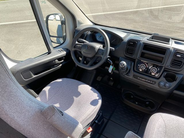 Kamp kombi novi Sunlight Cliff 640 mit Längsbetten,Modell 25: slika 9