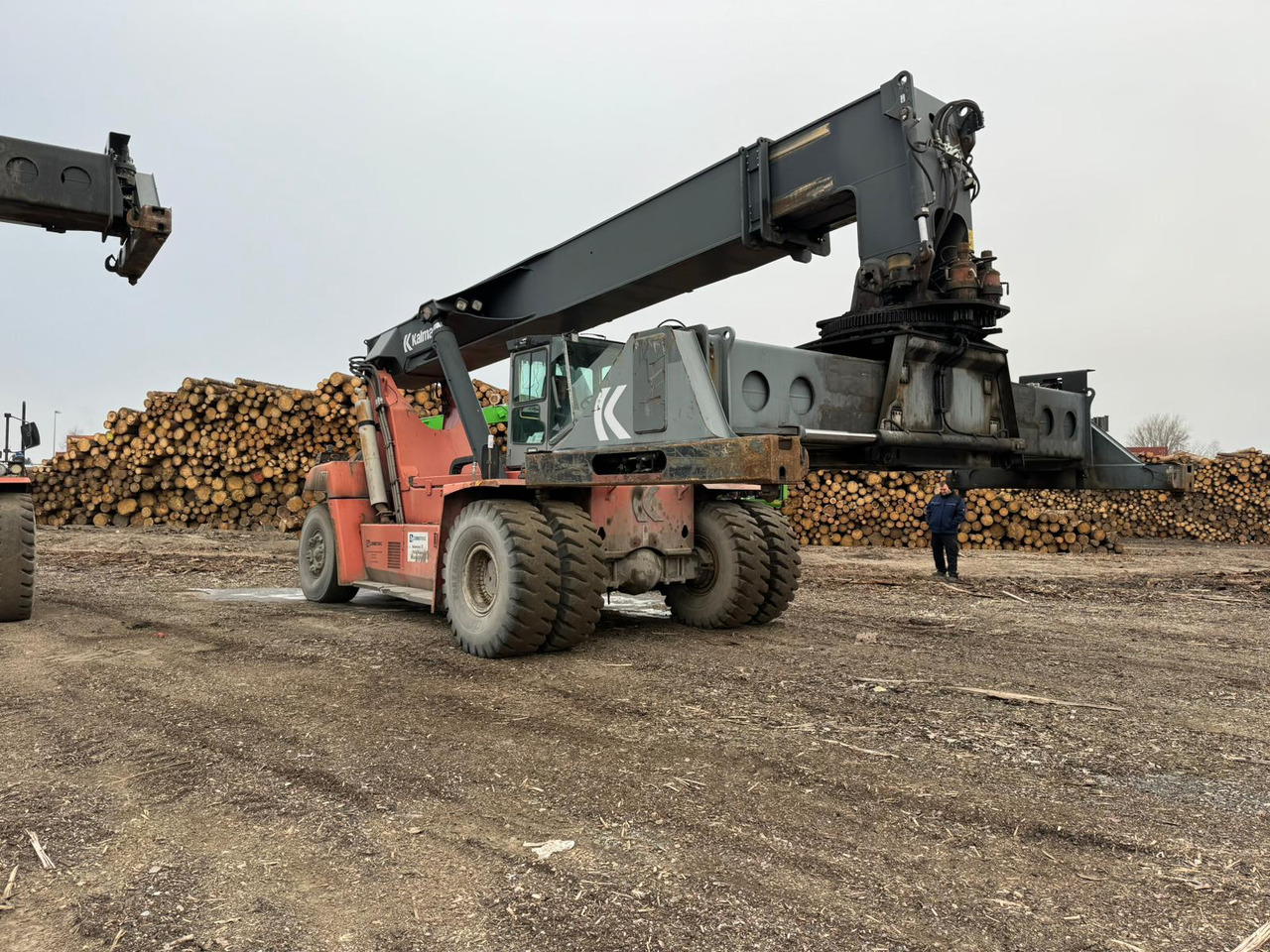 KALMAR DRF420-60S5 BJ: 2007 BStd: 32773h - Mašina za kontejenere: slika 1 KALMAR DRF420-60S5 BJ: 2007 BStd: 32773h - Mašina za kontejenere: slika 1