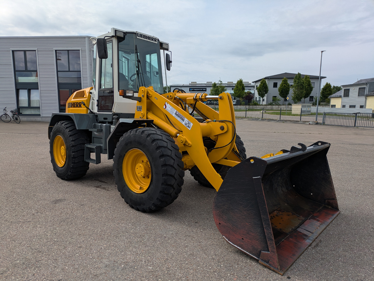 LIEBHERR L514 Radlader Schnellwechsler Schaufel - Utovarivač točkaš: slika 3 LIEBHERR L514 Radlader Schnellwechsler Schaufel - Utovarivač točkaš: slika 3