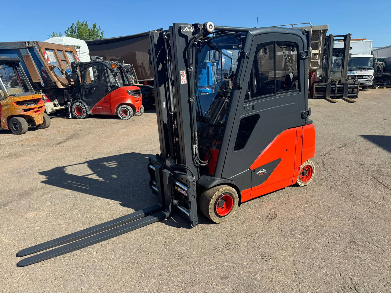 LINDE E20PHL-02 Elektro Triplex Kabine Heizung integriertes Ladegerät - Električni viljuškar: slika 1 LINDE E20PHL-02 Elektro Triplex Kabine Heizung integriertes Ladegerät - Električni viljuškar: slika 1
