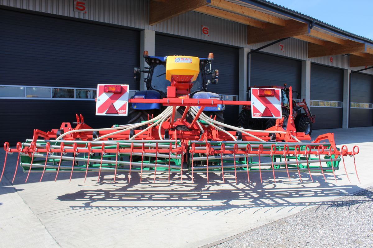 Kultivator Agro-Masz Leichtgrubber APS 50H mit Streuer: slika 1