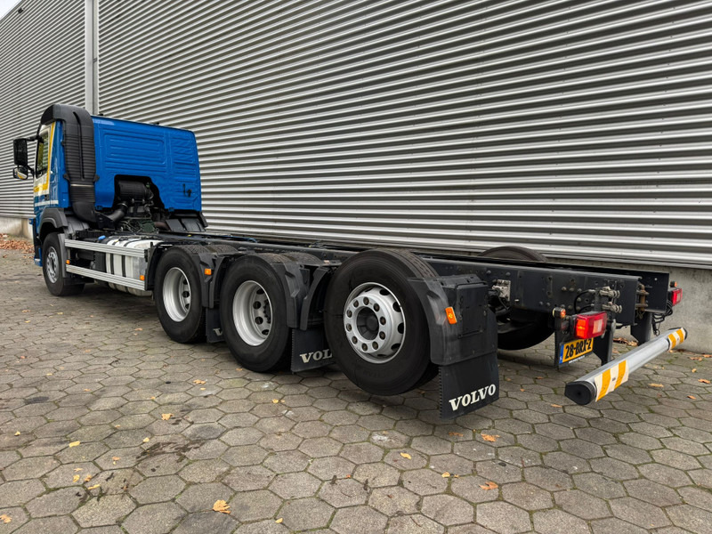 Volvo FM 410 / 8X4 / I-Shift / ADR / Tridem / TUV: 6-2026 / NL Truck - Kamion sa golom šasijom i zatvorenom kabinom: slika 4 Volvo FM 410 / 8X4 / I-Shift / ADR / Tridem / TUV: 6-2026 / NL Truck - Kamion sa golom šasijom i zatvorenom kabinom: slika 4