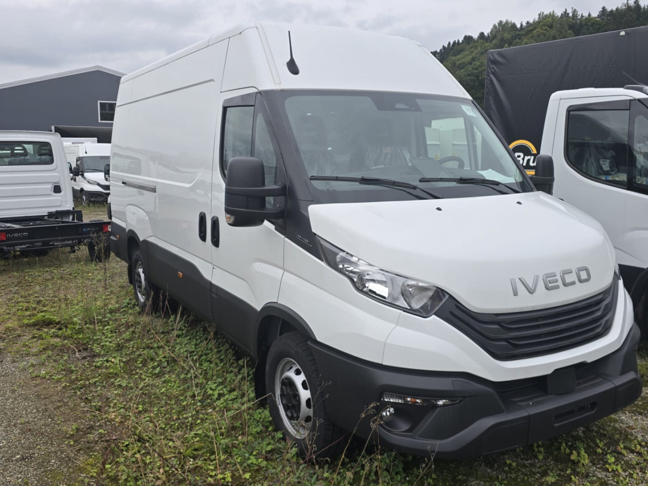 IVECO DAILY 35S14HA8 V -Tageseinlösung- - Furgon: slika 1 IVECO DAILY 35S14HA8 V -Tageseinlösung- - Furgon: slika 1