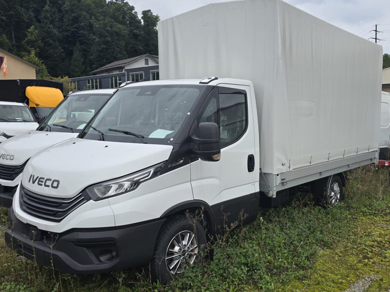 IVECO DAILY 35S18HA8 Blache mit Ladebordwand - Dostavno vozilo sa ceradom: slika 1 IVECO DAILY 35S18HA8 Blache mit Ladebordwand - Dostavno vozilo sa ceradom: slika 1