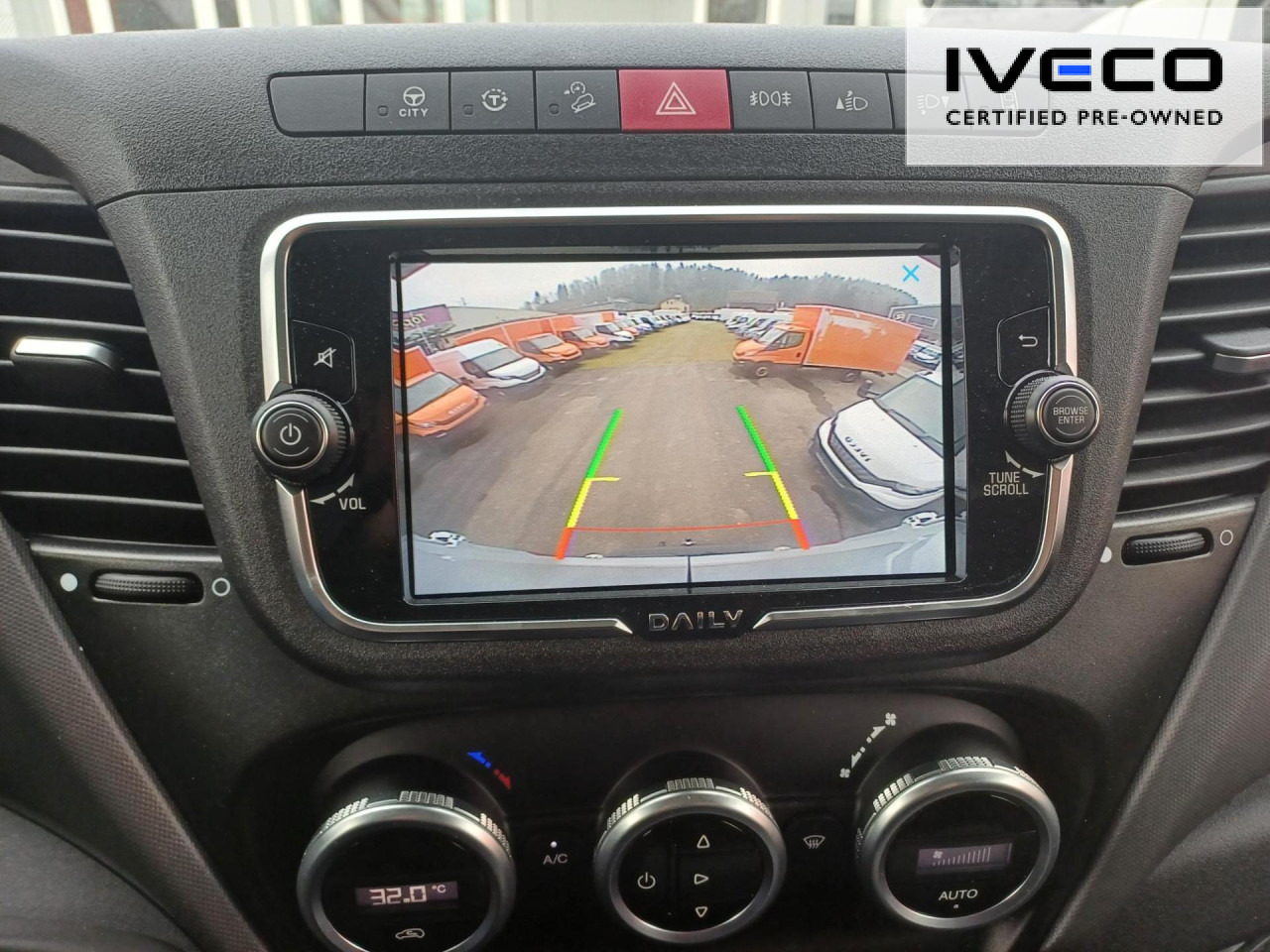 IVECO Daily 35S14NA8V/P CNG Euro6 Klima AHK Navi ZV IVECO Daily 35S14NA8V/P CNG Euro6 Klima AHK Navi ZV: slika 7