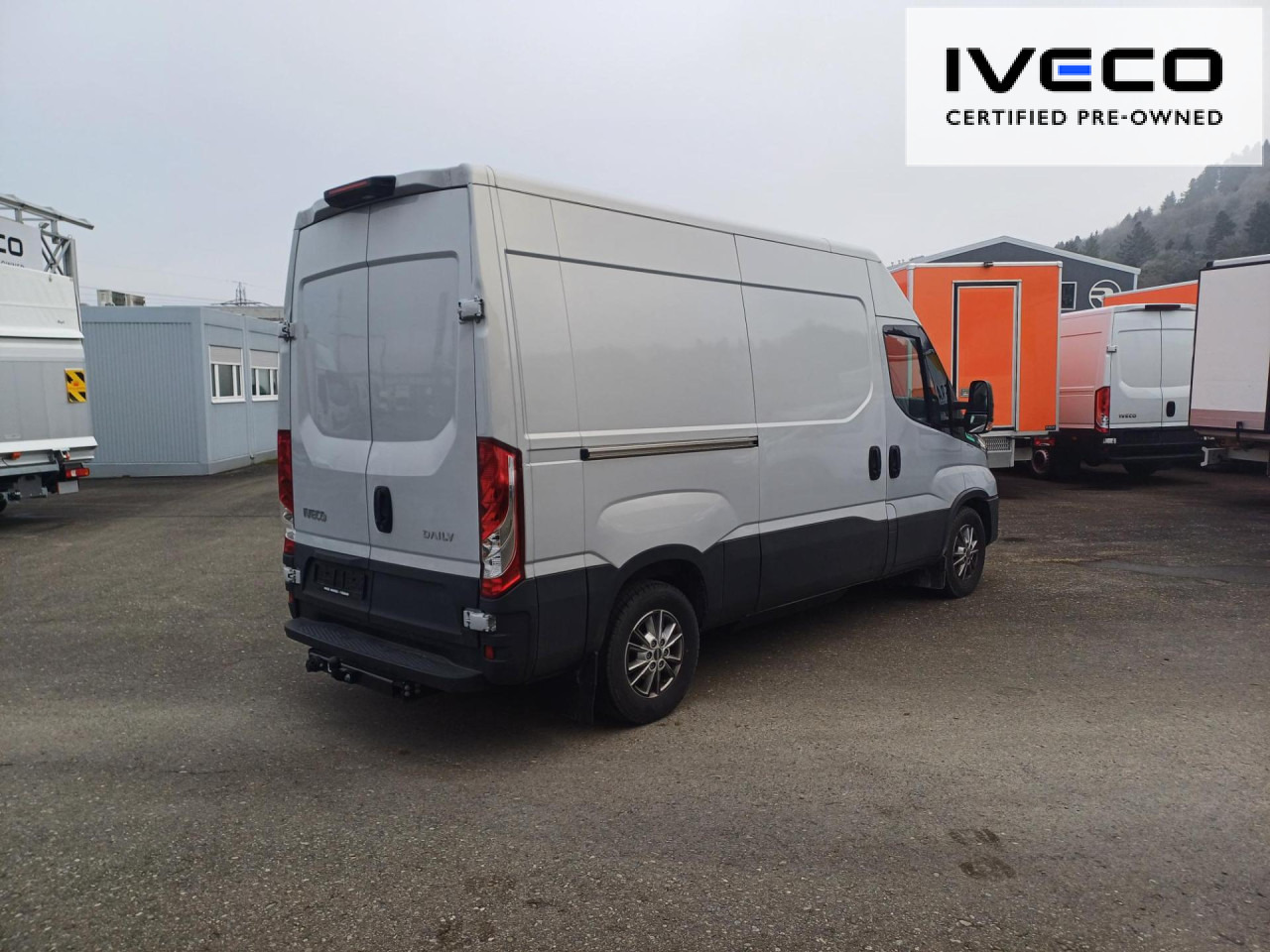 IVECO Daily 35S14NA8V/P CNG Euro6 Klima AHK Navi ZV IVECO Daily 35S14NA8V/P CNG Euro6 Klima AHK Navi ZV: slika 10