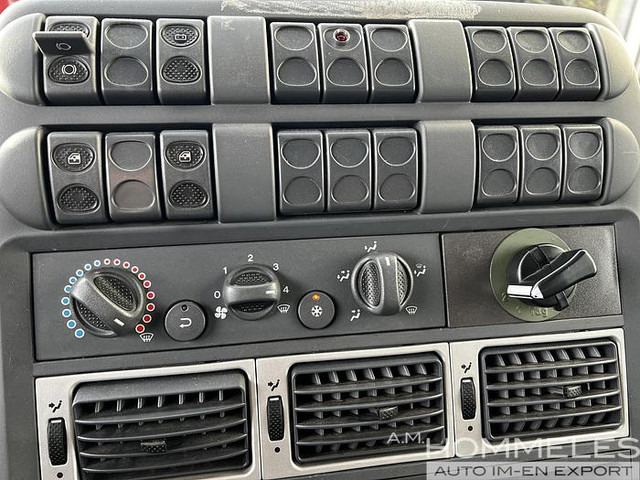 Iveco 100E22 4x4 (M104) - Kamion sa tovarnim sandukom: slika 5 Iveco 100E22 4x4 (M104) - Kamion sa tovarnim sandukom: slika 5