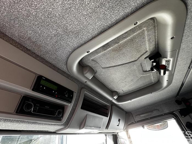 Kamion sa tovarnim sandukom Iveco 100E22 4x4 (M104): slika 7