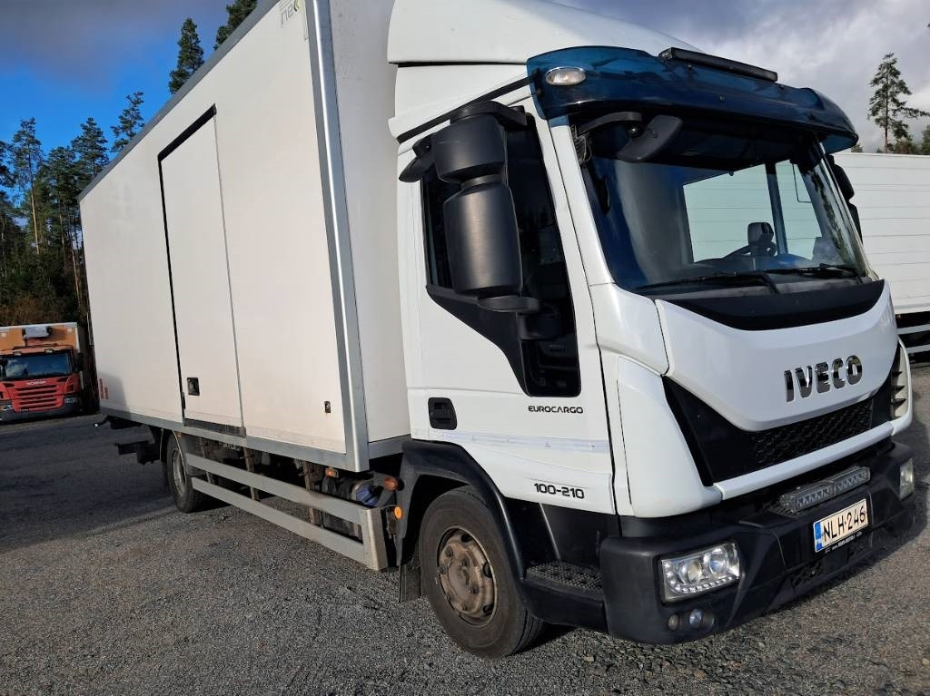 Iveco Eurocargo 100 E21 - Kamion sa zatvorenim sandukom: slika 2 Iveco Eurocargo 100 E21 - Kamion sa zatvorenim sandukom: slika 2