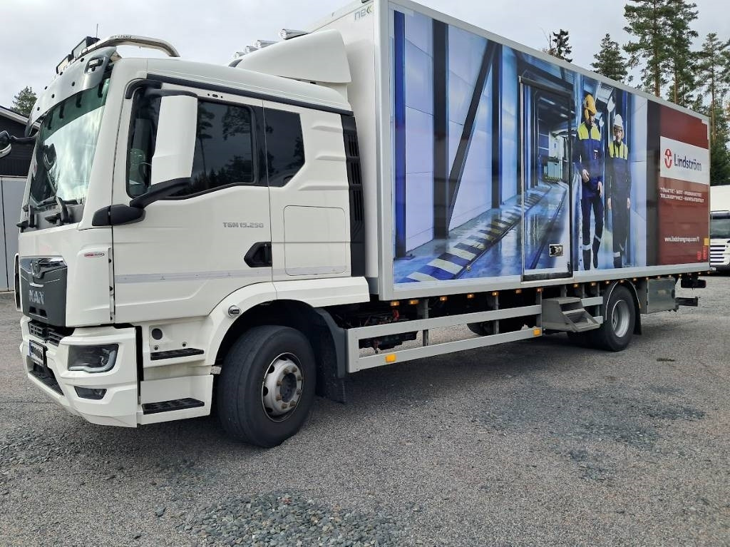 MAN TGM 15.250 - Kamion sa zatvorenim sandukom: slika 2 MAN TGM 15.250 - Kamion sa zatvorenim sandukom: slika 2