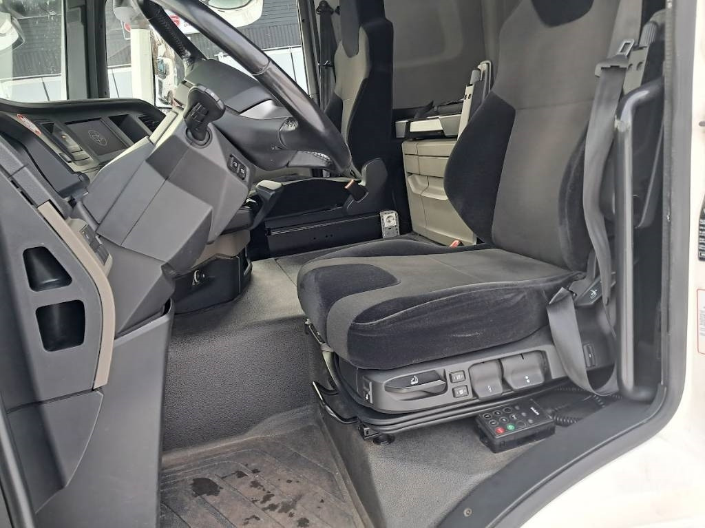 MAN TGM 15.250 - Kamion sa zatvorenim sandukom: slika 4 MAN TGM 15.250 - Kamion sa zatvorenim sandukom: slika 4