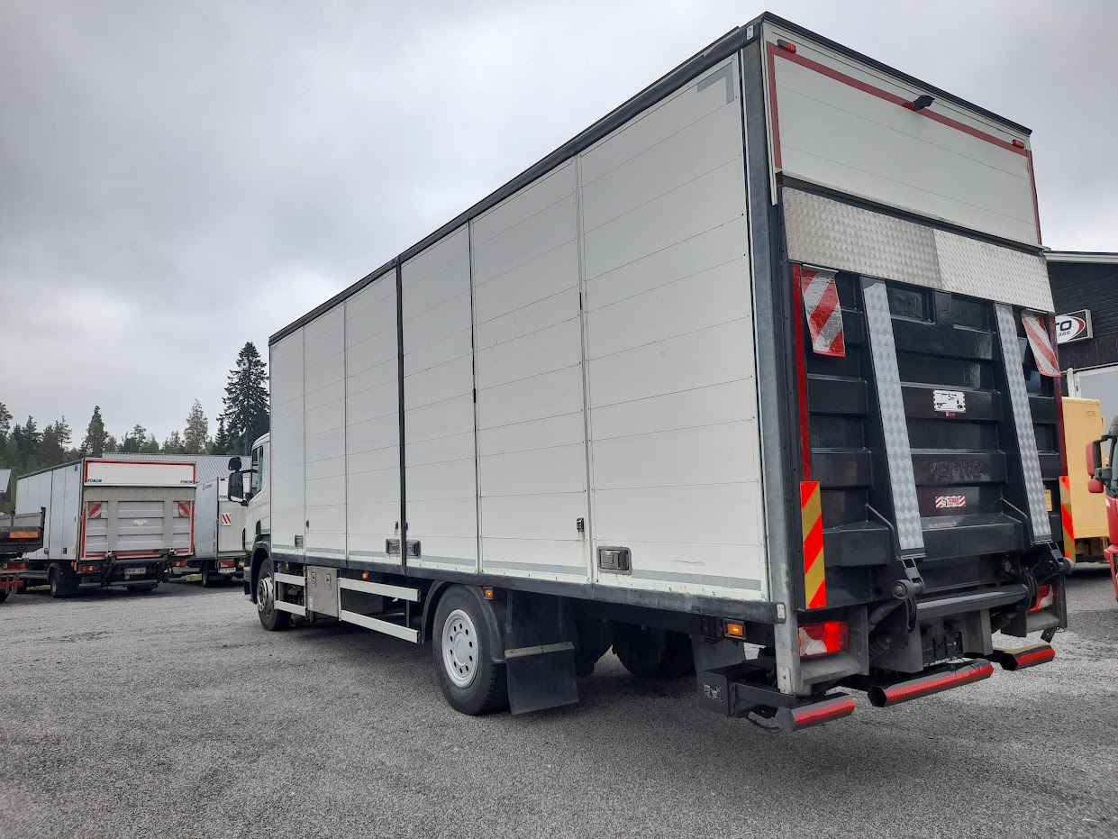 Scania P 230 DB - Kamion sa zatvorenim sandukom: slika 2 Scania P 230 DB - Kamion sa zatvorenim sandukom: slika 2