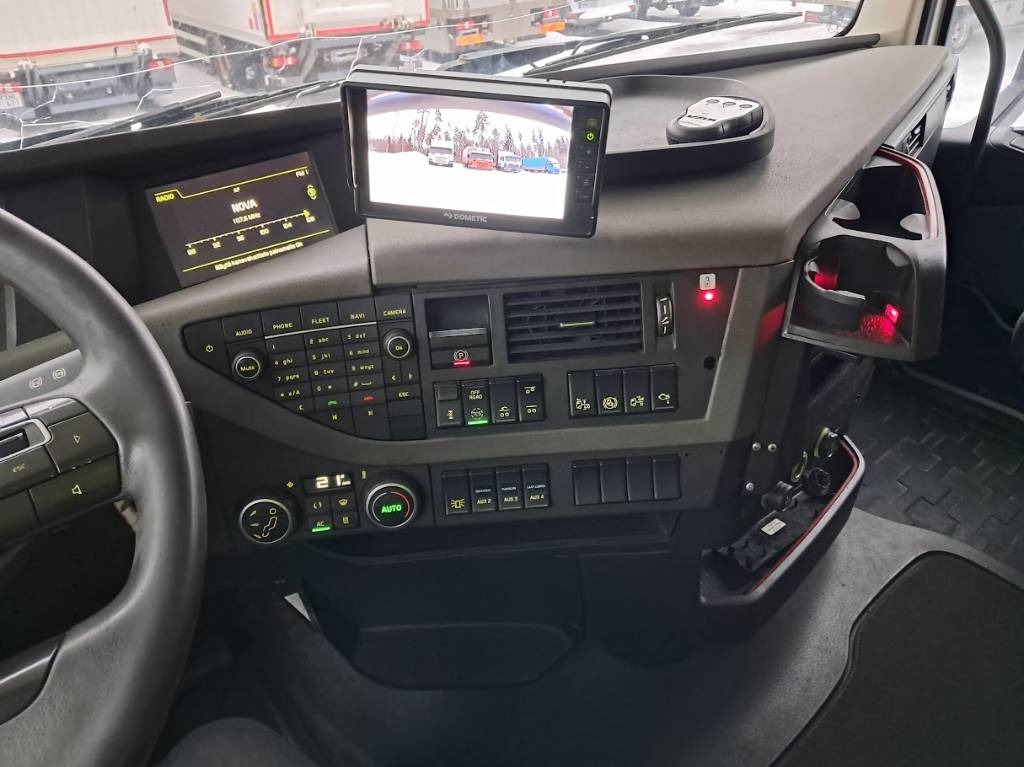 Volvo FH 13 500 - Kamion za prevoz kontejnera/ Kamion sa promenjivim sandukom: slika 4 Volvo FH 13 500 - Kamion za prevoz kontejnera/ Kamion sa promenjivim sandukom: slika 4