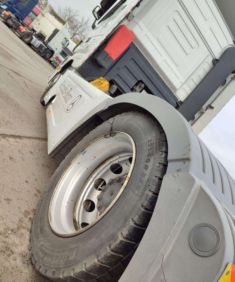 Tegljač Mercedes-Benz Actros 1844 LS: slika 12 Tegljač Mercedes-Benz Actros 1844 LS: slika 12