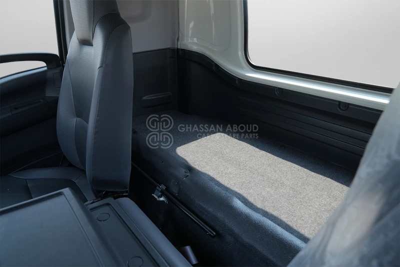 Kamion sa golom šasijom i zatvorenom kabinom Isuzu FSR 4x2 Chassis: slika 7